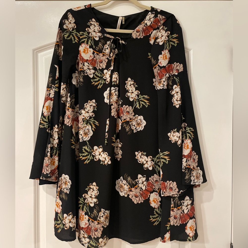 Black polyester tunic